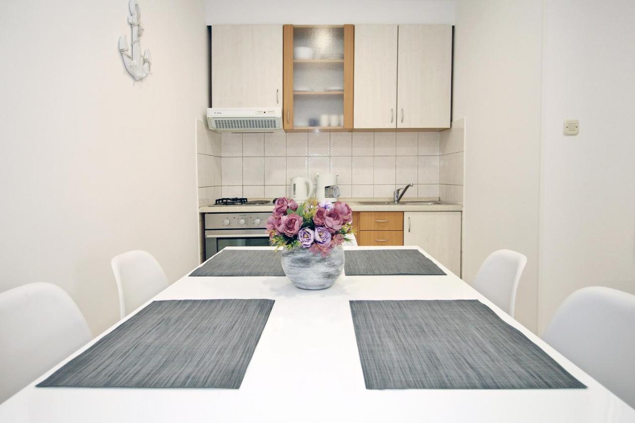 Apartments Miovic 몰루나트 외부 사진