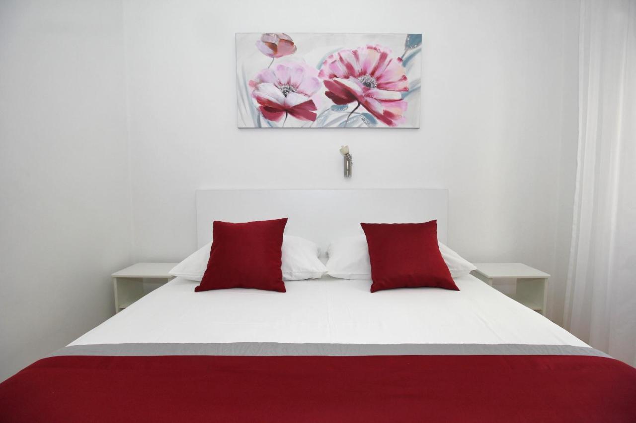 Apartments Miovic 몰루나트 외부 사진