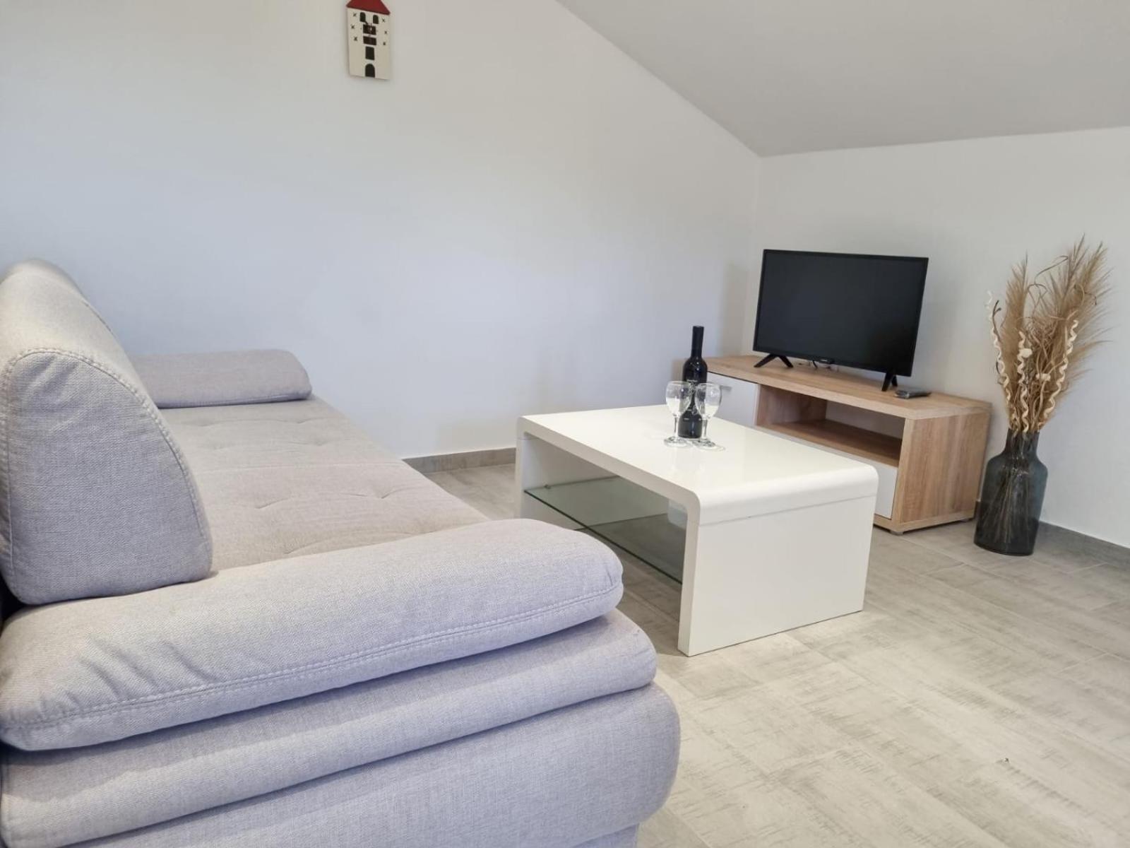 Apartments Miovic 몰루나트 외부 사진