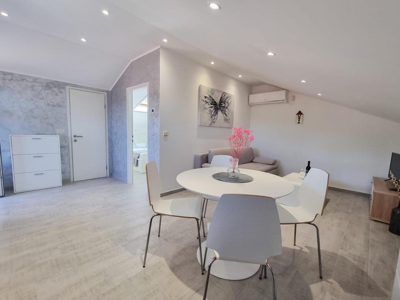 Apartments Miovic 몰루나트 외부 사진
